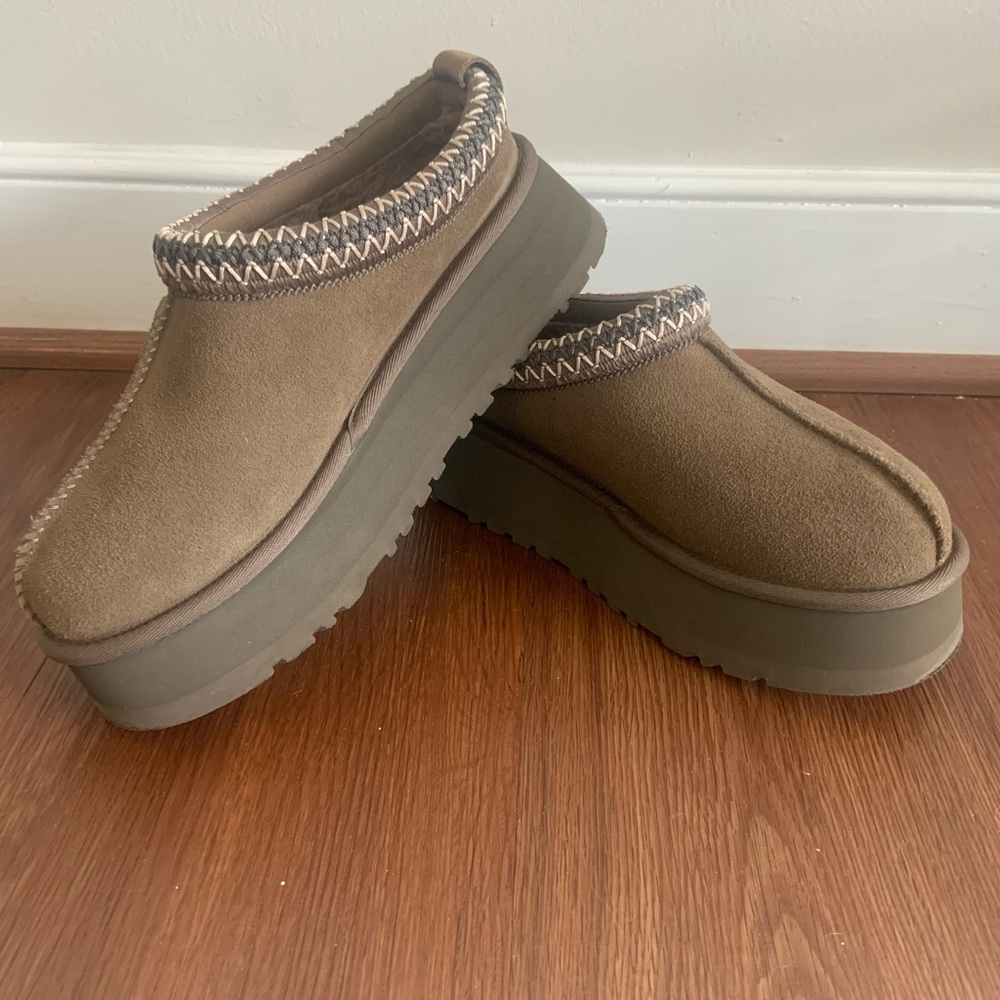 UGG Tazz Platform Slipper